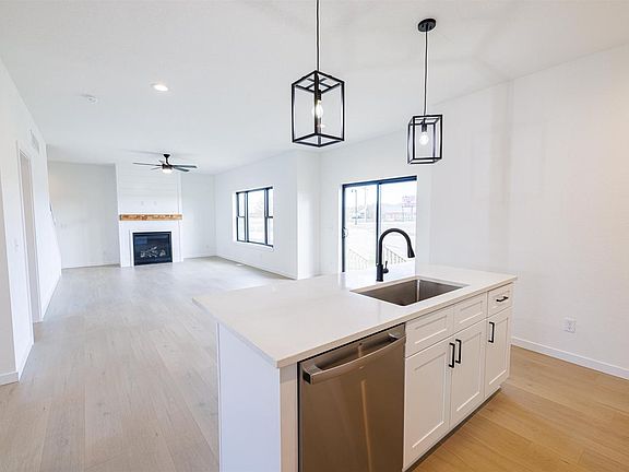 5th image of 1726 Kyle Circle