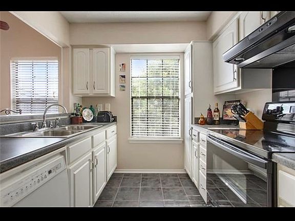 2nd image of 2920 Manhattan Blvd Unit 148
