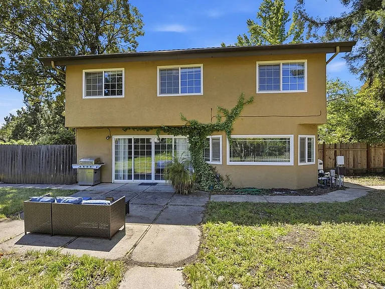 3283 Cambridge Rd — Photo 39