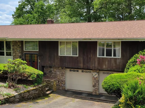 16 Bishop Drive, Manchester, CT 06042