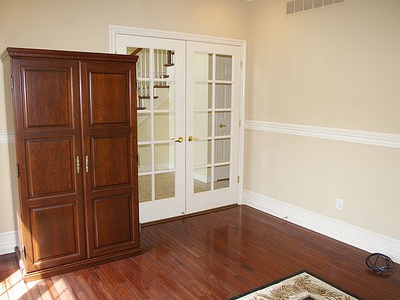 5th image of 48304 Binghampton Dr