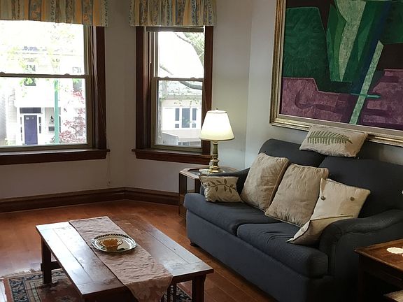 2nd image of 3714 N Hermitage Ave #2