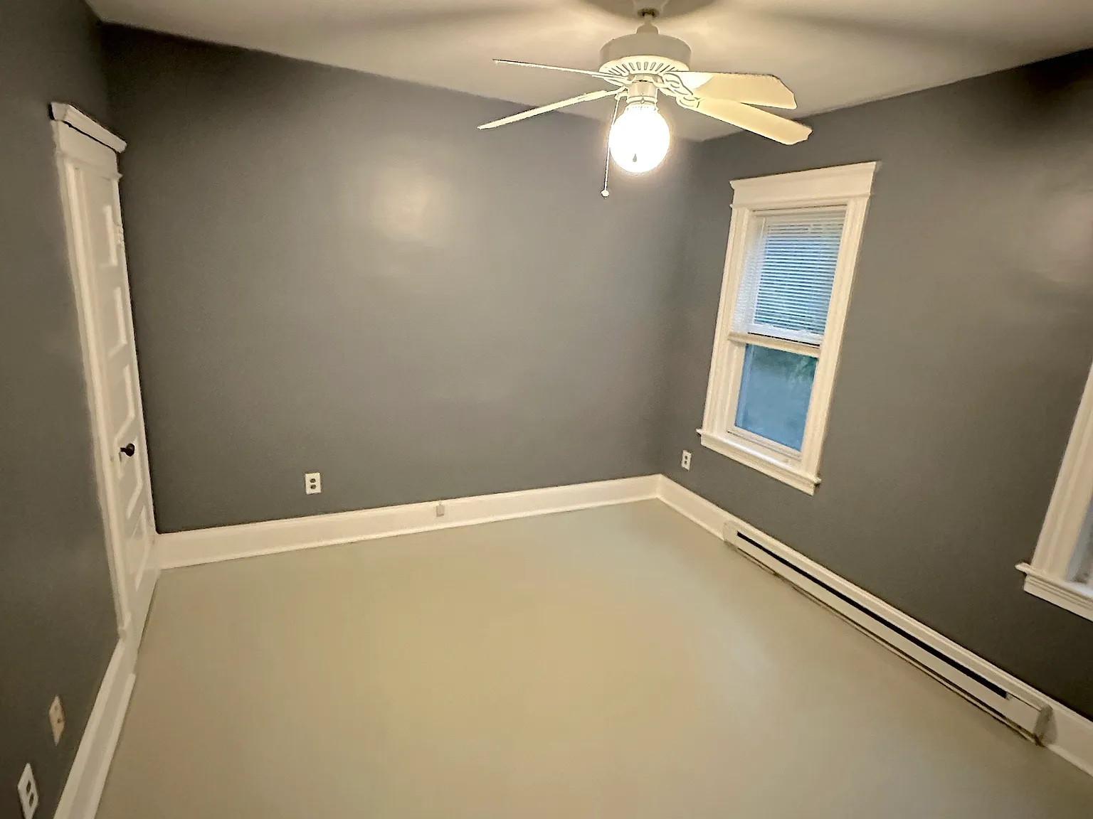 3 bed, 1.0 bath, 1076 sqft, $1,700 — Photo 3