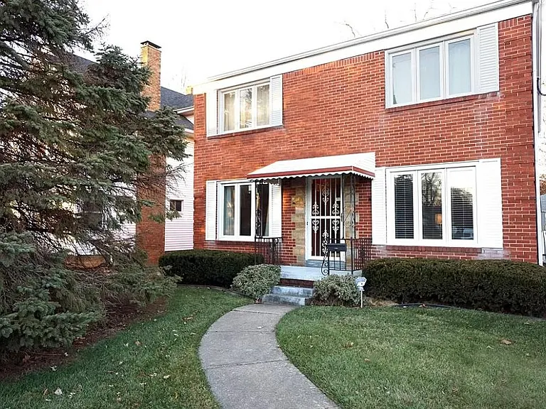 1922 W Bancroft St #1 — Photo 2