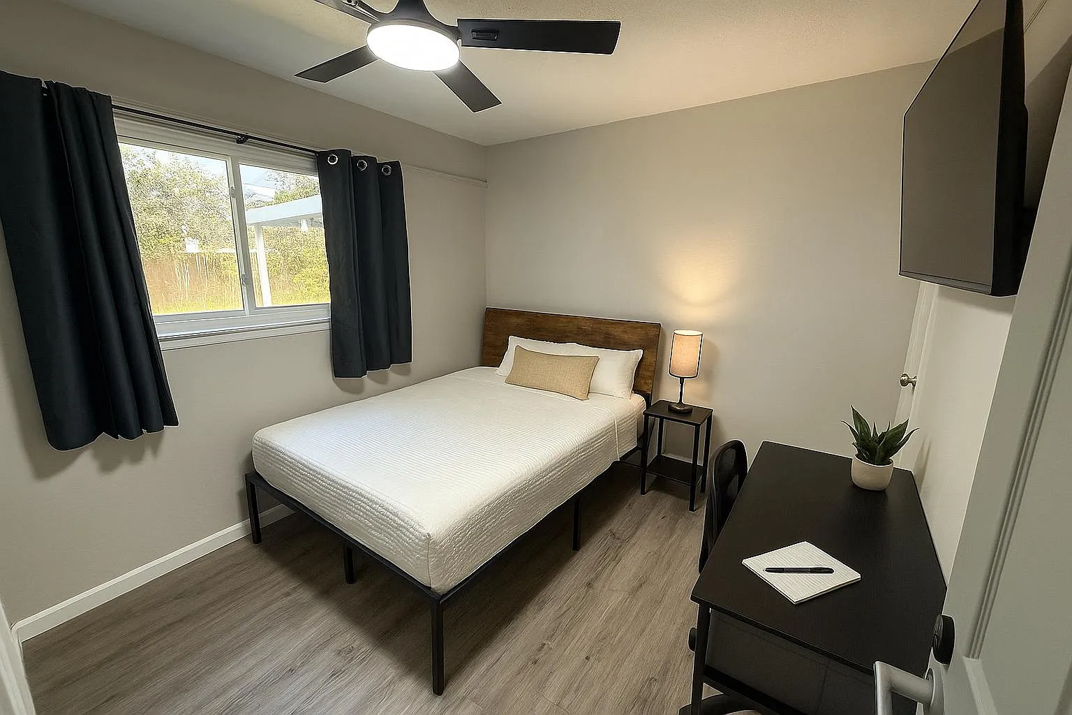 4 bed, 4.0 bath, 1880 sqft, $862 — Photo 1