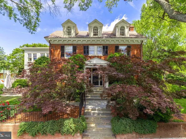3201 Cathedral Ave NW, Washington, DC 20008