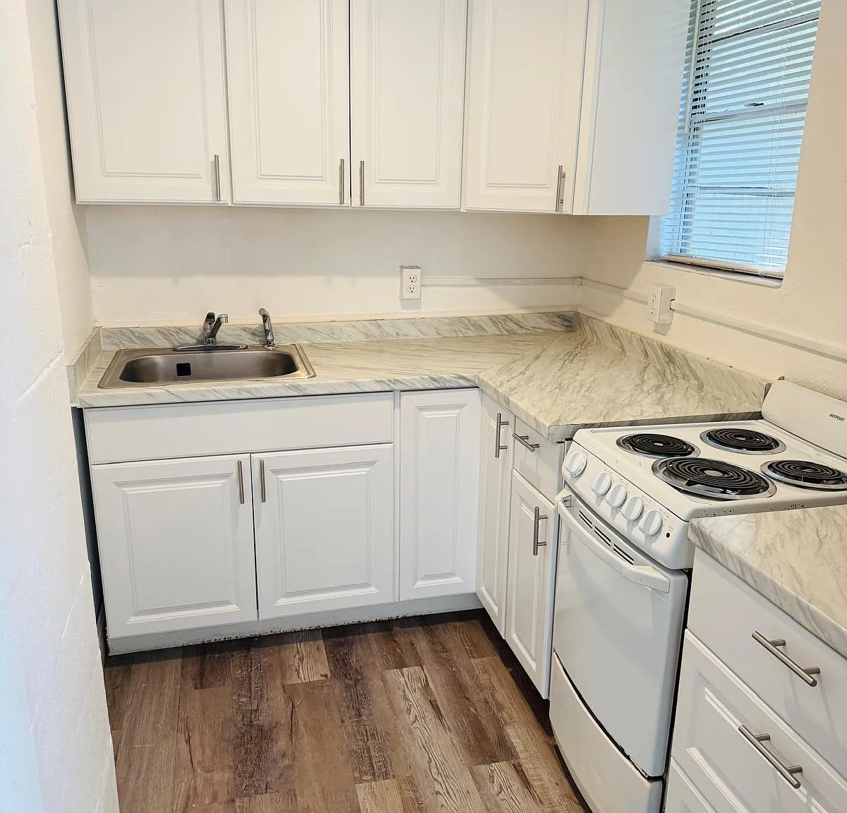 2 bed, 1200 sqft, $1,600 — Photo 3