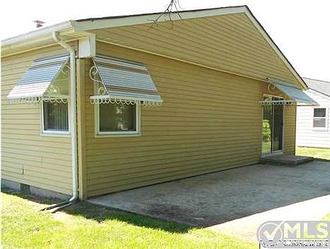 2nd image of 11 Redlands Ct