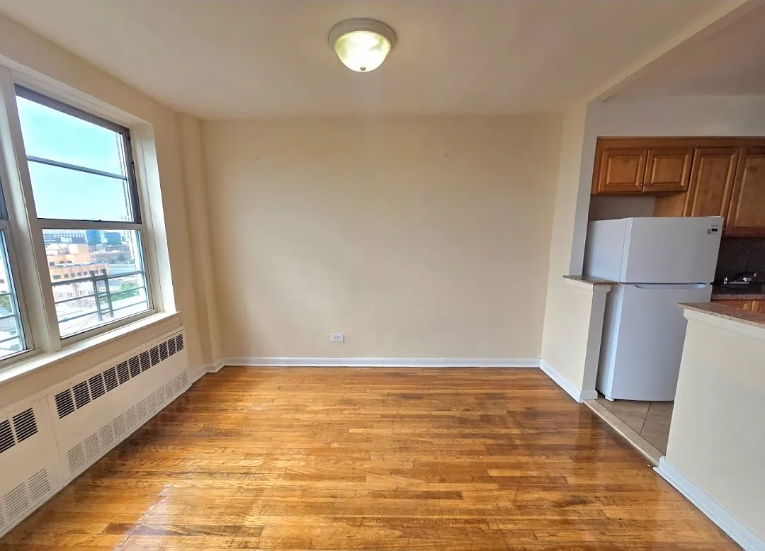 1 bed, 805 sqft, $2,350 — Photo 3