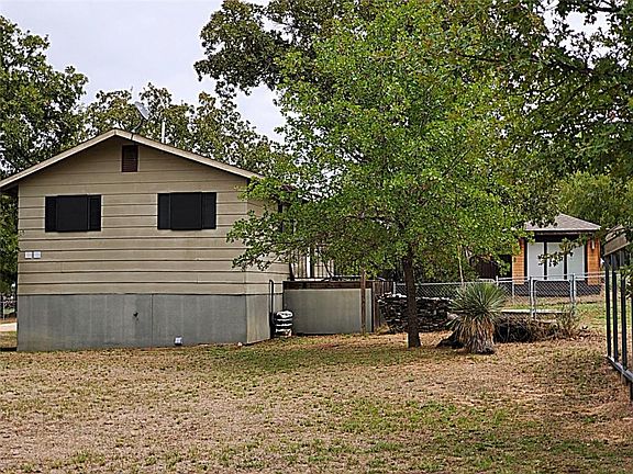 5th image of 502 E Greenbriar Dr