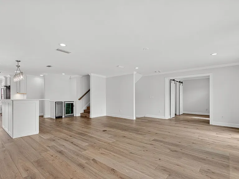 1766 Beach Ave — Photo 16