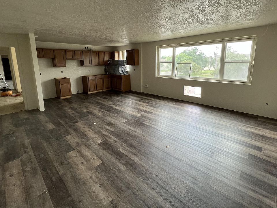 1st image of 1006 N 2nd St #11236459