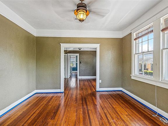5th image of 703 Marengo St