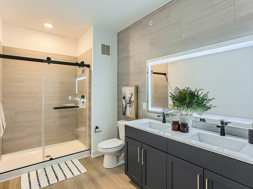 Bathroom | Ara Townhomes & Flats