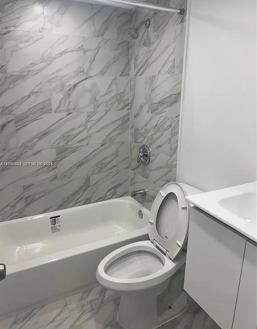 Spanish Oaks Condo — Photo 2