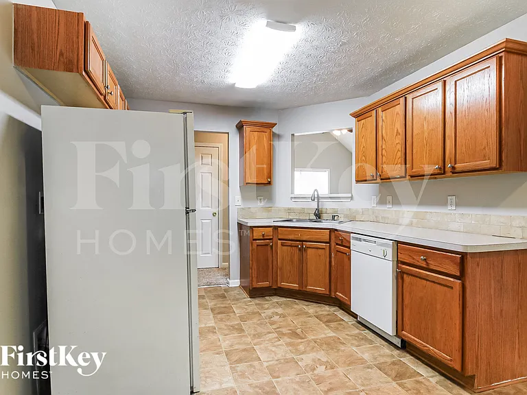 8012 Mustang Ln — Photo 7