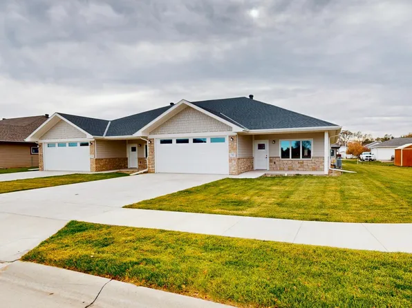 743 Augustine Pl, Columbus, NE 68601