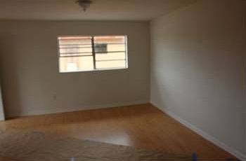 4th image of 15411 Railroad Dr