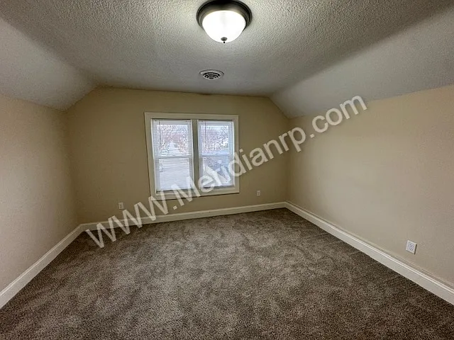 739 W 4th St — Photo 14