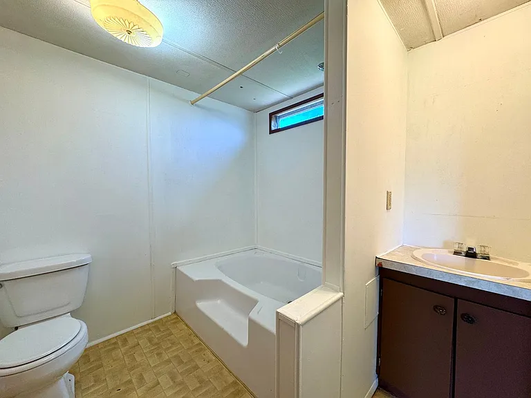 225 Community Dr #9 — Photo 6