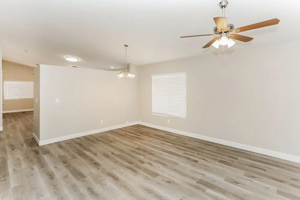3 bed, 2.0 bath, 1410 sqft, $2,110 — Photo 3