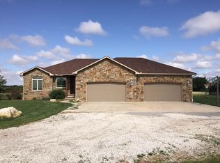 1265 E Country Lane Ct, Mulvane, KS 67110