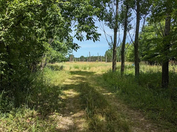 W7264 County Rd E, Westfield, WI 53964