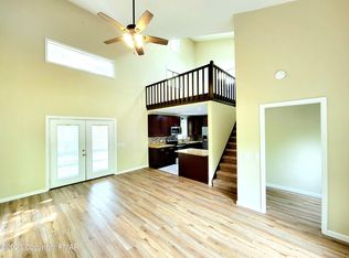 829 Country Place Dr, Tobyhanna, PA 18466