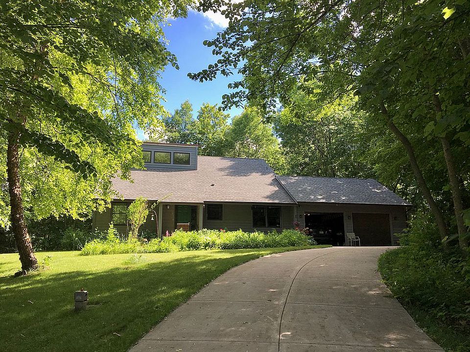 1st image of 21005 Victory Ln