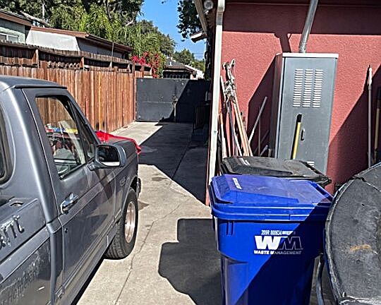 2nd image of 10515 Montara Ave