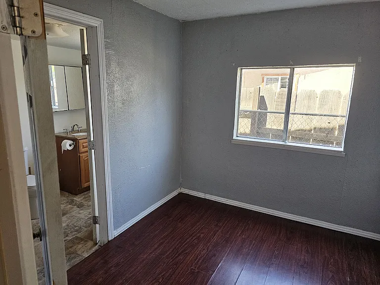 8715 Blossom Ave — Photo 7