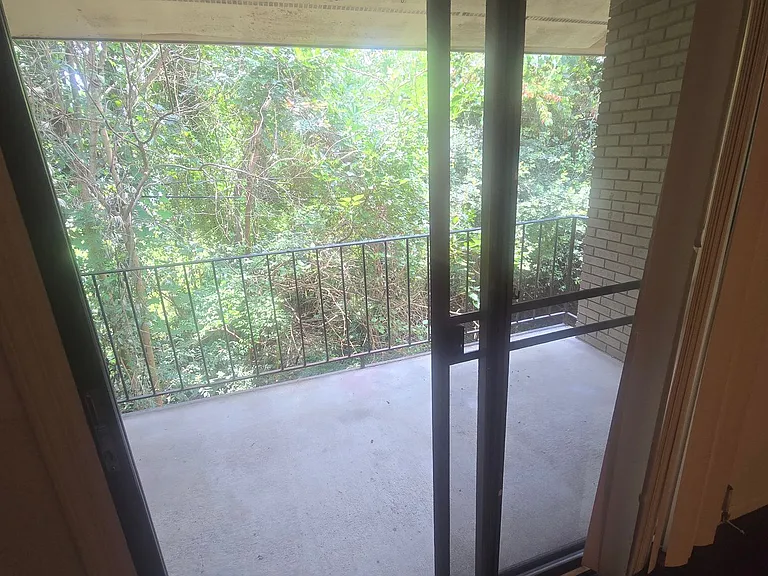 109 Thornwell Ct #G — Photo 8