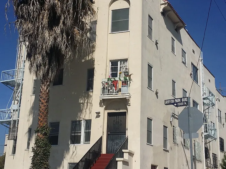 1600 Griffith Park Blvd #204 — Photo 6
