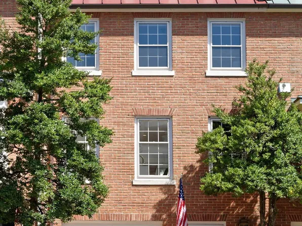 103 Franklin St, Alexandria, VA 22314