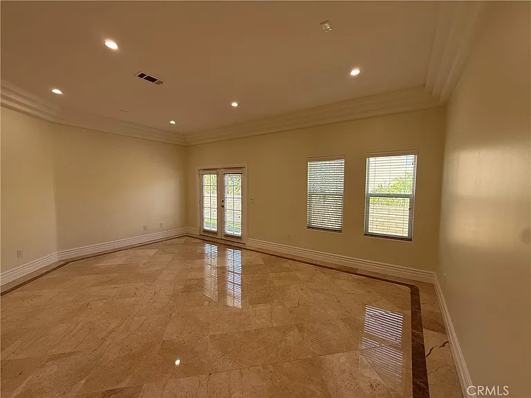 2736 Taylor Ave — Photo 3