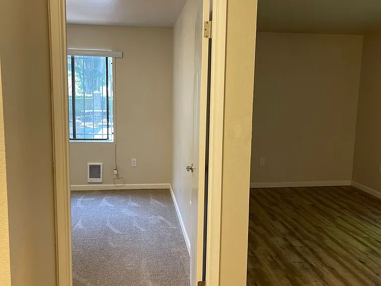 First Hill Apartments — Photo 6