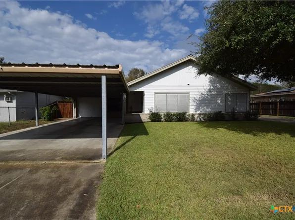 1417 Justice Dr, Port Lavaca, TX 77979