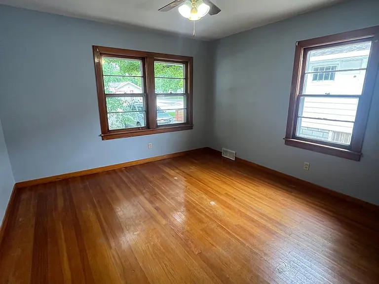 1030 N Macarthur Blvd — Photo 10