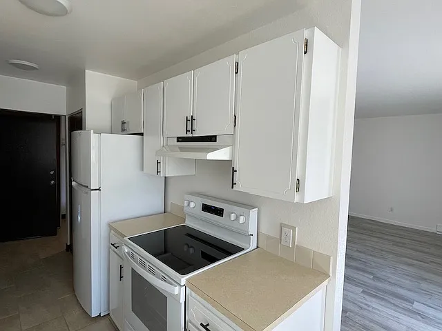 Oceanlake Estates Apartments - 2181 C — Photo 4
