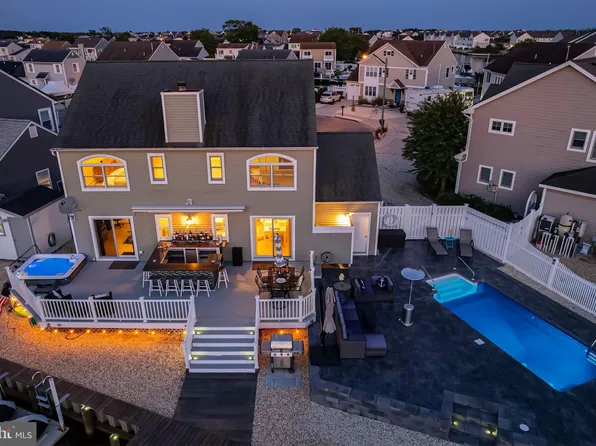 96 Windjammer Ct, Bayville, NJ 08721