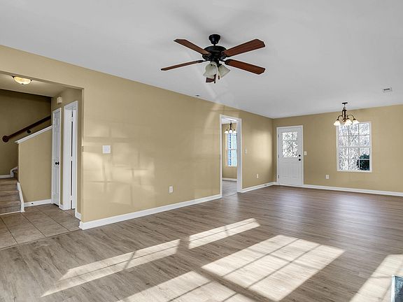 5th image of 56 Hayfield Ln