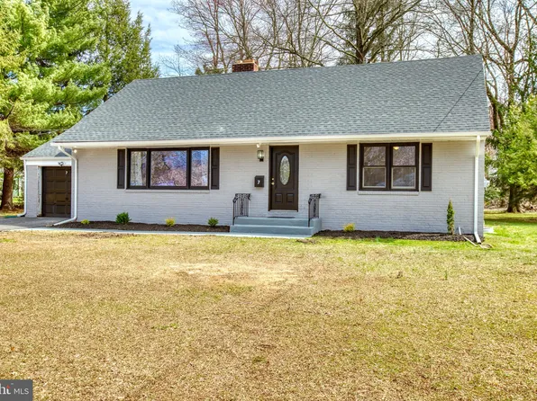 7 Diane Dr, Ewing, NJ 08628