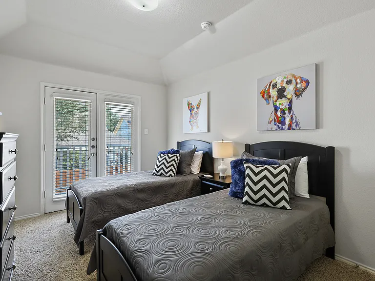 9704 Hedge Bell Dr — Photo 22