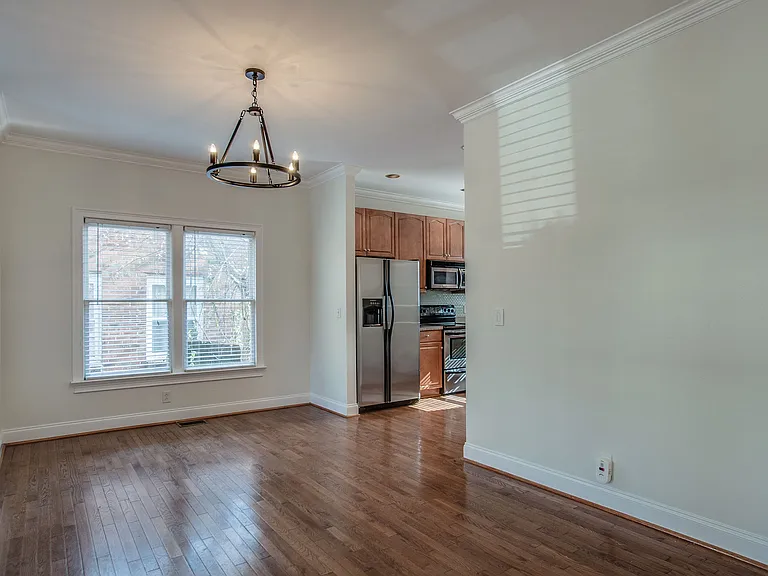 1110 Fatherland St — Photo 11