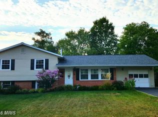 109 N Aspen Ave, Sterling, VA 20164