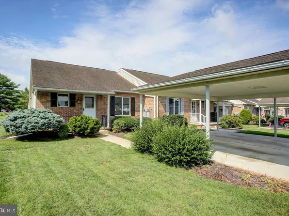 1162 Westgate Dr, Chambersburg, PA 17201