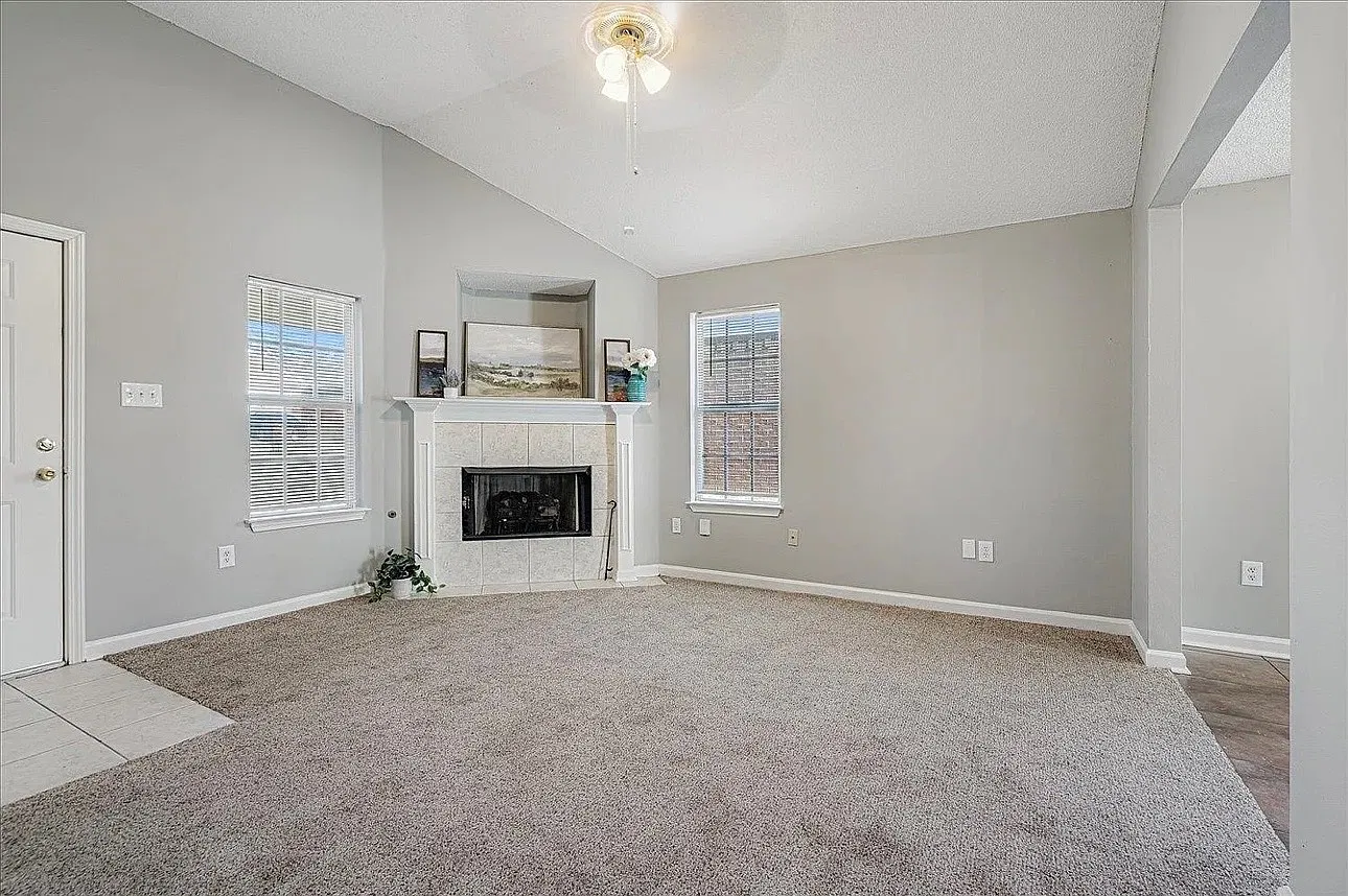 3 bed, 1209 sqft, $1,700 — Photo 4