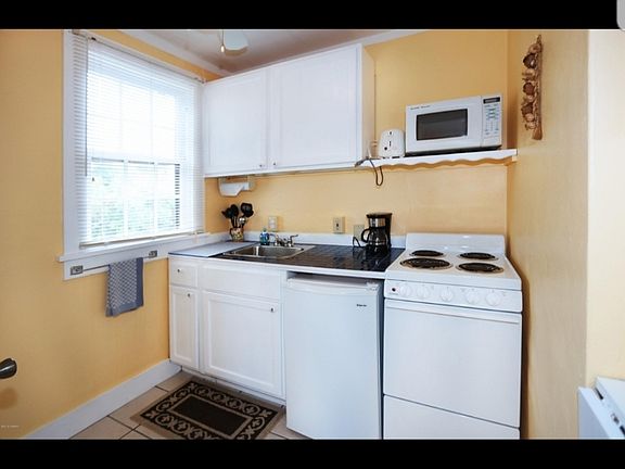 2nd image of 1485 N Peninsula Dr #2