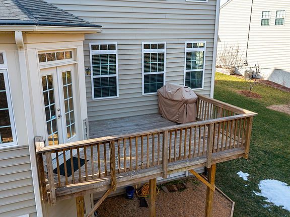 3rd image of 10 Sagewood Ct