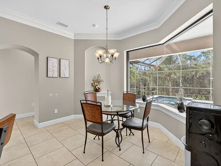 207 Kindred Blvd — Photo 12